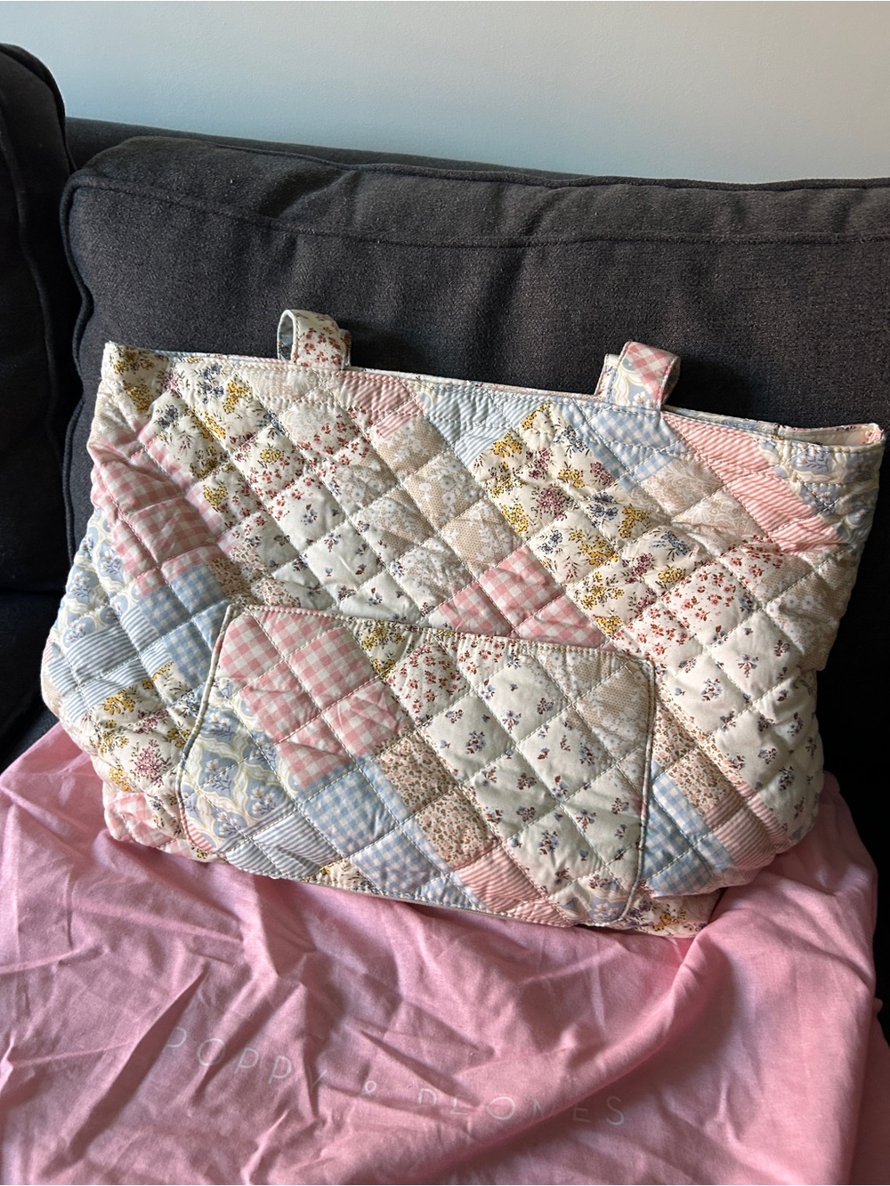 Poppy & Peonies Quilted Patchwork Tote and Matching Large Cosmetic Bag - Picture 5 of 13